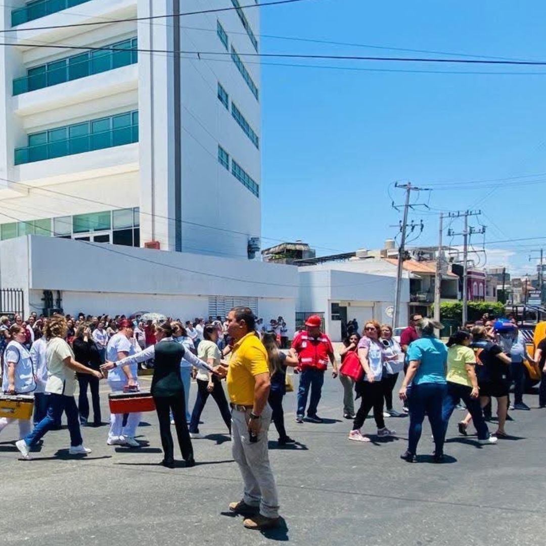 Evacuan IMSS